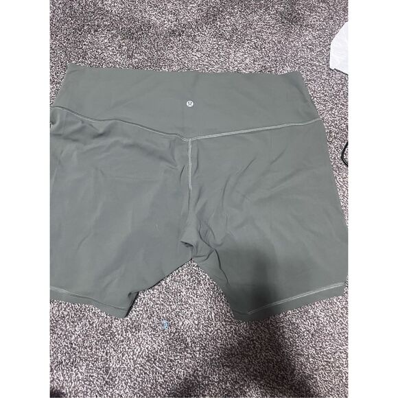 Lululemon Align Green Shorts - Picture 2 of 4